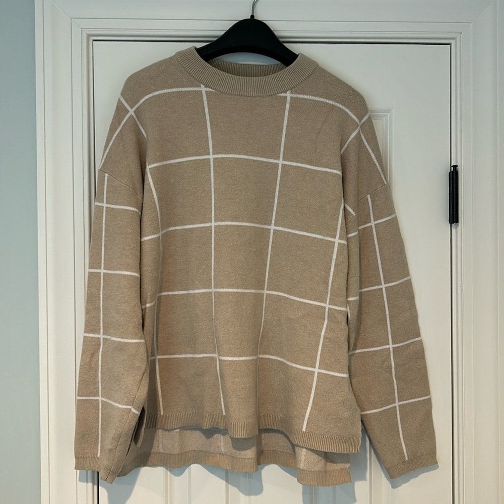 Sugarlips camel and white windowpane oversized sweater, size M